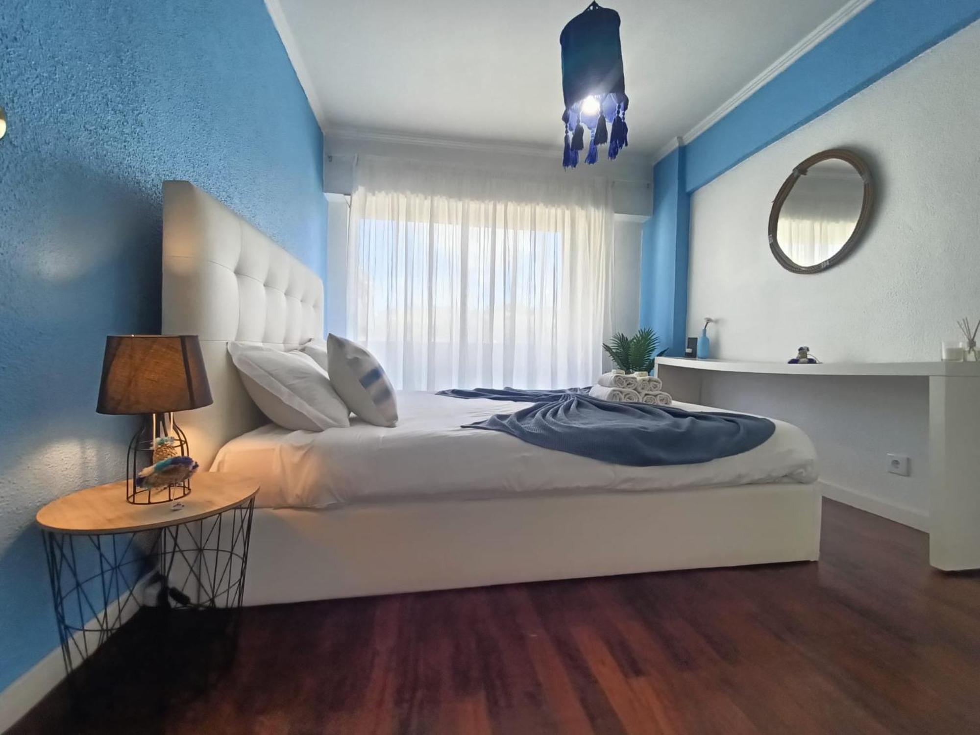 Stunning Blue House, Caparica